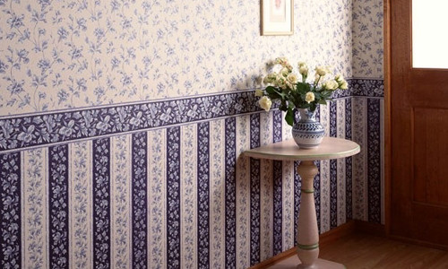 Combination of wallpaper in the interior