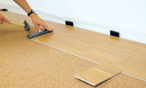الأرضيات الخشبية على أرضية الخشب الرقائقي